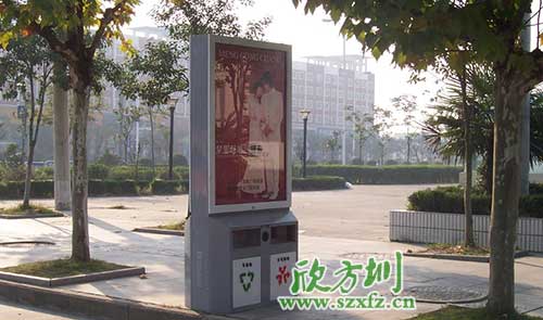   廣告垃圾箱驚艷亮相廣東汕頭街道。