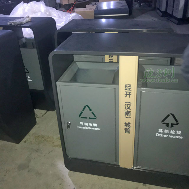 戶(hù)外鋼制環(huán)衛(wèi)垃圾桶工廠制作成品圖