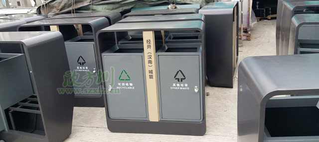 戶(hù)外鋼制環(huán)衛(wèi)垃圾桶工廠批量生產(chǎn)圖